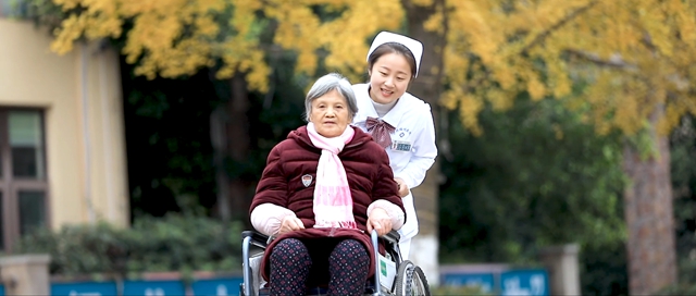 护士除了打针输液还能做什么? 一一福欣医院向玉溪市人民医院学习实施“优质护理”,助力践行“让老百姓有尊严地看病”的使命!(图4) 护士除了打针输液还能做什么? 一一福欣医院向玉溪市人民医院学习实施“优质护理”,助力践行“让老百姓有尊严地看病”的使命!(图4)