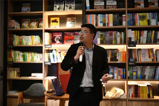健康讲坛第一期丨除了医院能见到专家,书店里也可以!(图9) 健康讲坛第一期丨除了医院能见到专家,书店里也可以!(图9)