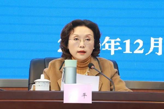 内江中院召开干警大会,宣布主要领导调整(图2) 内江中院召开干警大会,宣布主要领导调整(图2)