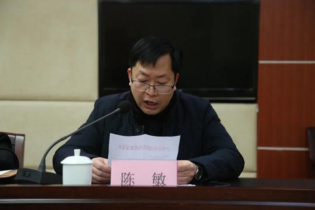 纳溪法院举行新任陪审员宣誓及颁证仪式(图2)