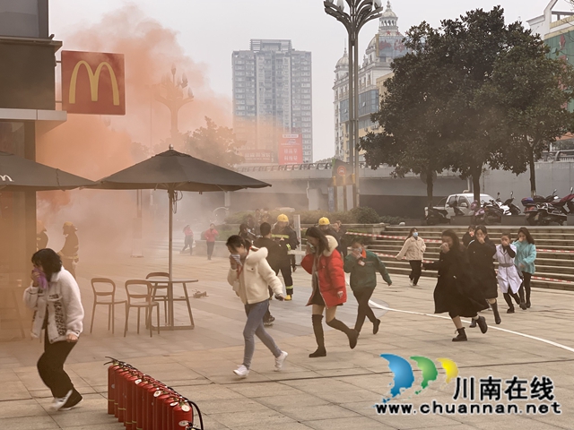 龙马潭区红星街道开展消防大演练(图2)