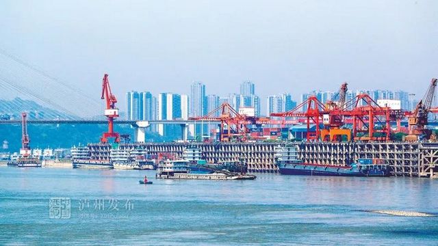赞一个！今年1至11月，泸州水路运输完成货运量超1800万吨(图2)