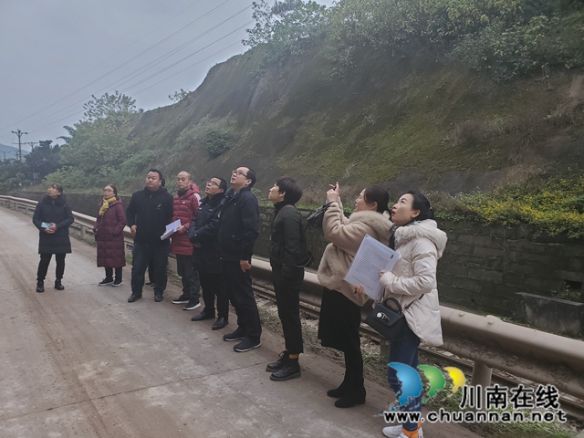 市检查组督查泸县普速铁路沿线安全环境专项整治工作(图2)