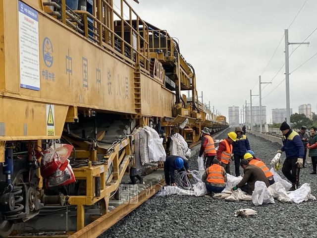 川南城际铁路泸县至泸州段开始铺轨(图3)