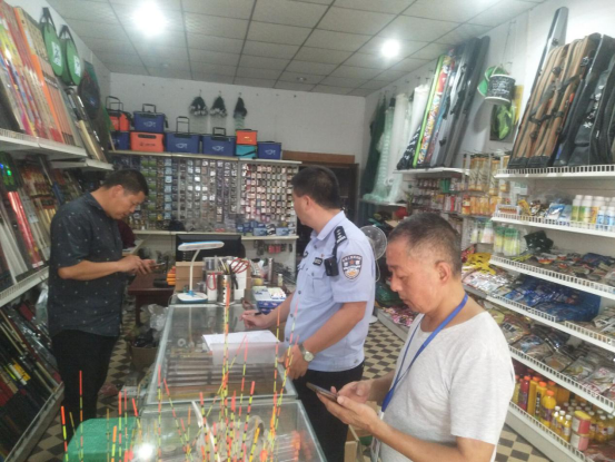 泸县云龙镇:深入开展渔政亮剑行动,整治长江流域禁渔禁捕(图2) 泸县云龙镇:深入开展渔政亮剑行动,整治长江流域禁渔禁捕(图2)