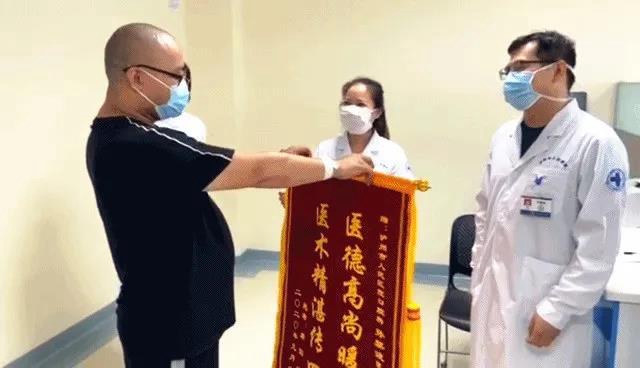 不畏艰辛向前行 守护健康第一关——专访泸州市人医口腔科专家孙黎波(图3) 不畏艰辛向前行 守护健康第一关——专访泸州市人医口腔科专家孙黎波(图3)