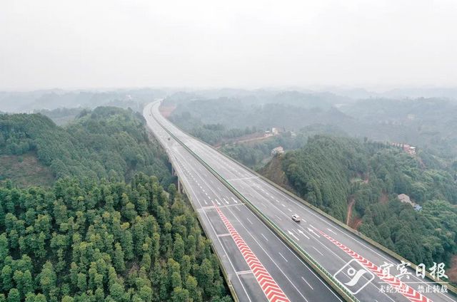 成宜高速90分钟全线跑完！双向6车道 年底试通车运营(图7)