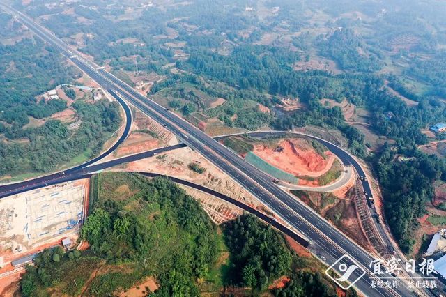 成宜高速90分钟全线跑完！双向6车道 年底试通车运营(图8)