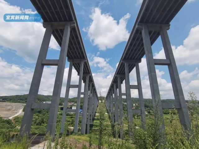 成宜高速90分钟全线跑完！双向6车道 年底试通车运营(图11)