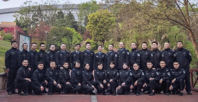 全泸州,唯一的女派出所长。是谁?(图10) 全泸州,唯一的女派出所长。是谁?(图10)