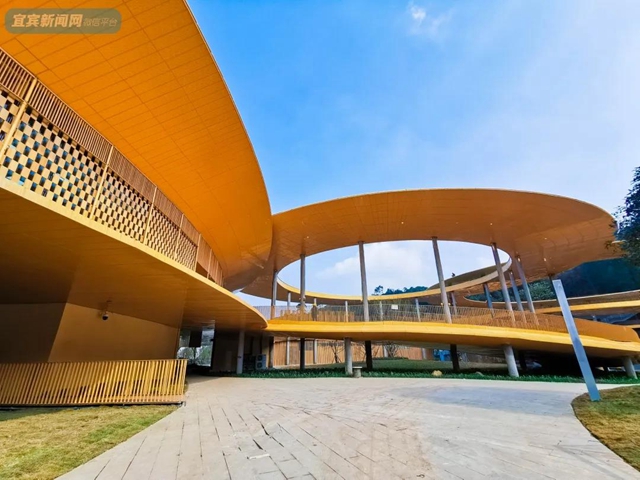 震撼!宜宾翠屏山又一网红打卡地来了!巨大环形建筑、绝美栈道、360°观景台……(图6) 震撼!宜宾翠屏山又一网红打卡地来了!巨大环形建筑、绝美栈道、360°观景台……(图6)