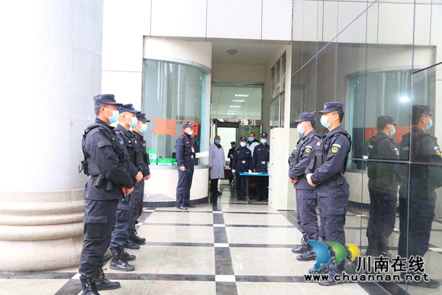 纳溪区人民法院法警大队圆满完成涉黑案件庭审保障任务(图2)