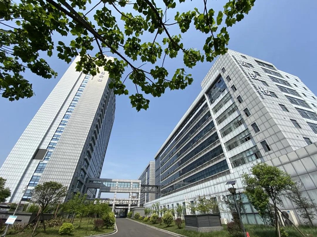 专家型院长：打造有亮点的医院——访泸州市人民医院院长钟武博士(图5)