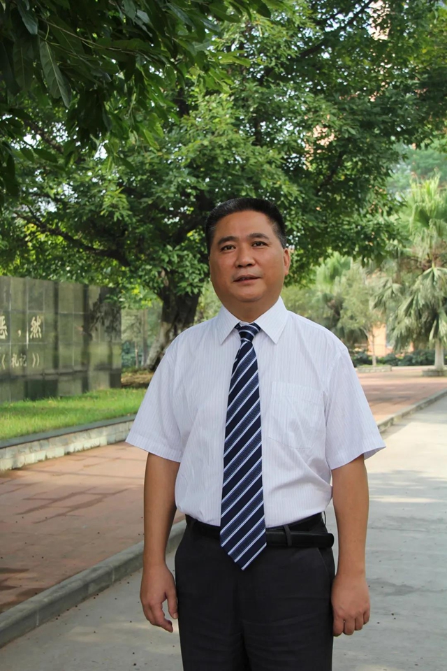 封面人物丨张连奇：一个“不成熟”的校长