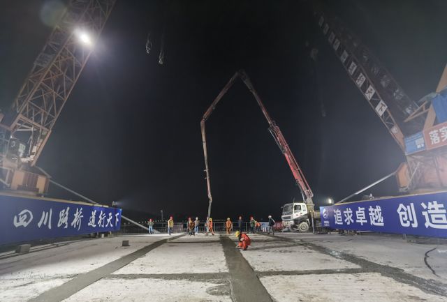 全国首创!宜宾盐坪坝长江大桥“鱼跃长江”造型很洋气!(图7) 全国首创!宜宾盐坪坝长江大桥“鱼跃长江”造型很洋气!(图7)