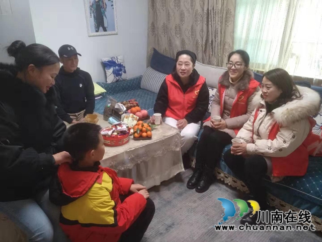 冬日暖阳,携手追梦!泸州市兆和学校开展“万名教师进万家”家访活动(图4) 冬日暖阳,携手追梦!泸州市兆和学校开展“万名教师进万家”家访活动(图4)