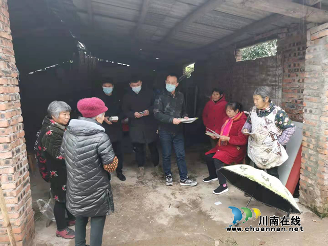 龙马潭区综合行政执法局深入包保社区开展疫情防控和森林防火宣传工作(图2) 龙马潭区综合行政执法局深入包保社区开展疫情防控和森林防火宣传工作(图2)