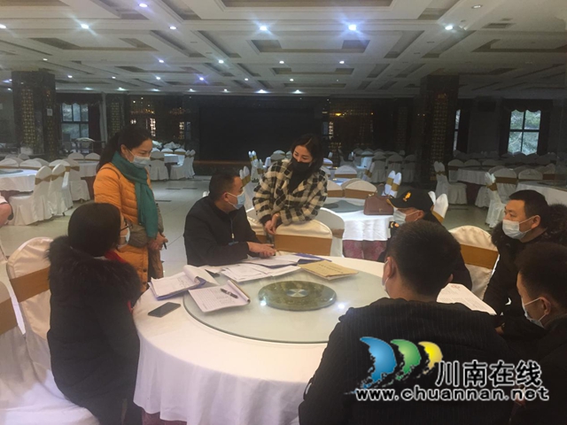 保证“舌尖上的安全”!合江县开展餐饮行业疫情防控检查(图1) 保证“舌尖上的安全”!合江县开展餐饮行业疫情防控检查(图1)