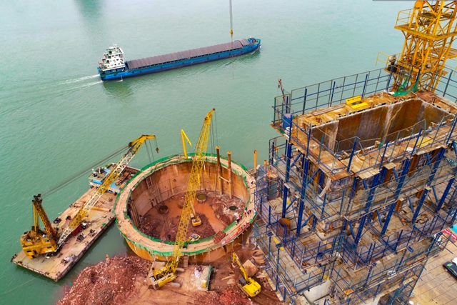 抢抓工期 泸州这两座长江大桥建设进度再刷新!(图2) 抢抓工期 泸州这两座长江大桥建设进度再刷新!(图2)