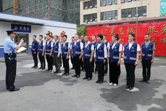 叙永：永宁义警勇救轻生女，值得点赞！(图3)