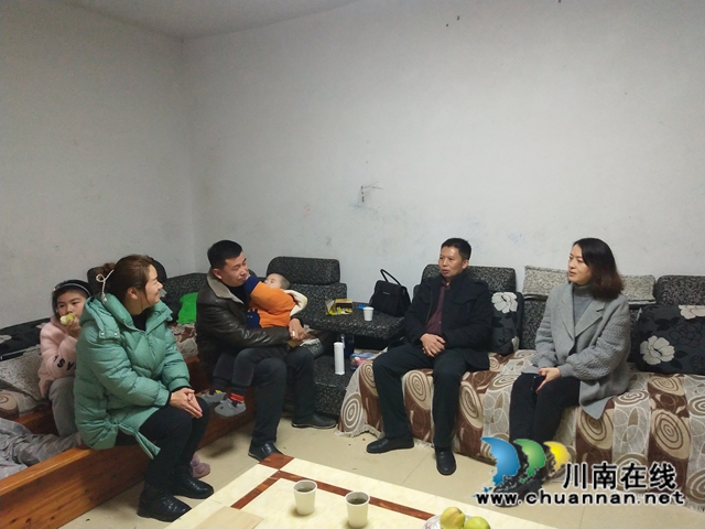 贵州三穗县民政局开展2021年春节期间慰问驻村干部及家属活动