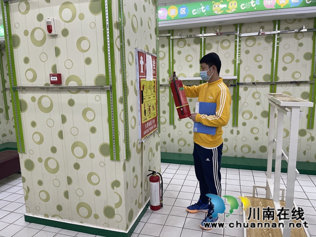江阳区北城街道城垣社区开展消防安全大检查