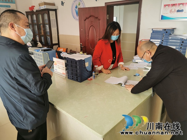 泸县云龙镇开展重大动物疫病防控工作专项督查(图3) 泸县云龙镇开展重大动物疫病防控工作专项督查(图3)