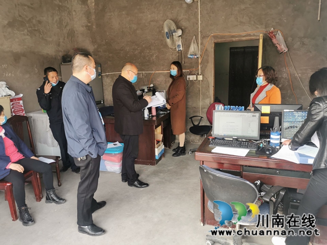 泸县云龙镇开展重大动物疫病防控工作专项督查(图2) 泸县云龙镇开展重大动物疫病防控工作专项督查(图2)