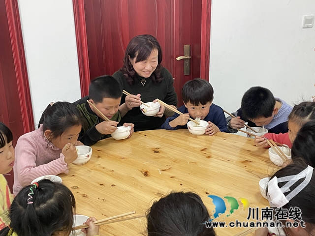 泸县云龙镇大水河村开展“我们的节日—关爱留守欢度元宵”活动