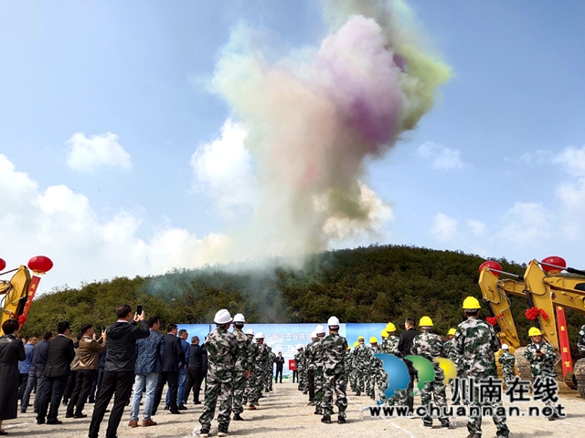 泸州脱贫攻坚系列纪实报道（二）：既大抓扶贫，更重抓开发