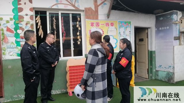 内江市经开区靖民镇派出所：守护祖国花朵，站好开学“护学岗”(图3)