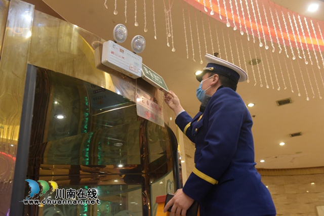 泸州消防开展“元宵节”消防安全夜查