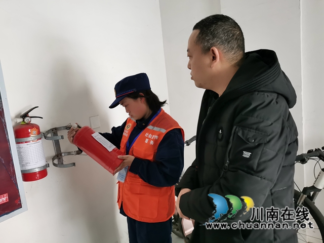 龙马潭区消防救援大队社会宣传服务队为消防安全加持“红蓝BUFF”(图13)