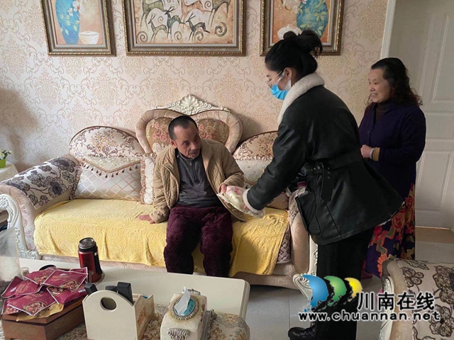 龙马潭区红星街道：社区主动解难题，温馨服务暖人心