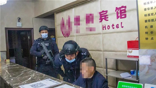 出手!内江出动1300余警力开展集中清查(图9) 出手!内江出动1300余警力开展集中清查(图9)