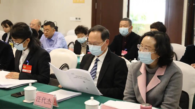 全力推进医疗事业发展 泸州市人民医院“两会”代表建言献策(图2)