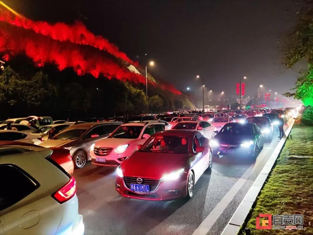 自贡灯会又见人山人海!(图4) 自贡灯会又见人山人海!(图4)