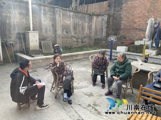 江阳区北城街道城垣社区：入户收集群众“心声”，老旧小区改造提供“点餐”服务(图3)