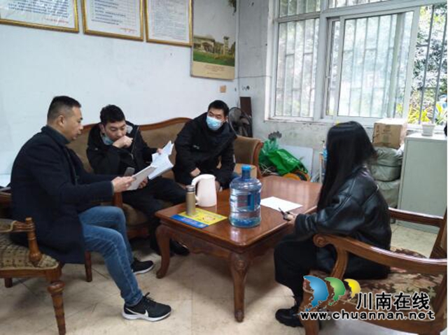 龙马潭区红星街道双桂社区开展“垃圾分一分，环境美十分”入户宣传活动(图2)