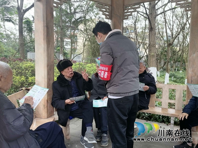 龙马潭区红星街道双桂社区开展“垃圾分一分，环境美十分”入户宣传活动