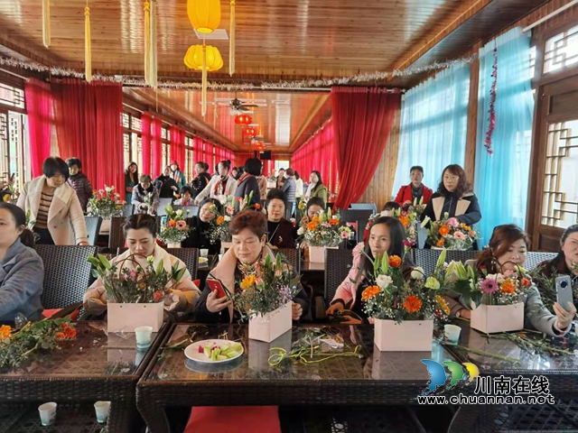 纳溪区女企业家商会开展“巾帼心向党”庆祝“三八”国际妇女节活动(图3)