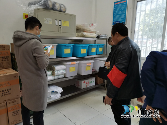 “逢十查餐厅”专项执法行动第一天，泸州市市场监管局到纳溪开展学校食品安全专项督查(图2)