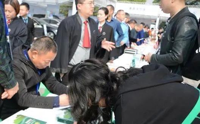 年度消费者喜爱商品有哪些？十大消费维权典型案例是什么？…泸州“3·15”全是干货！(图10)