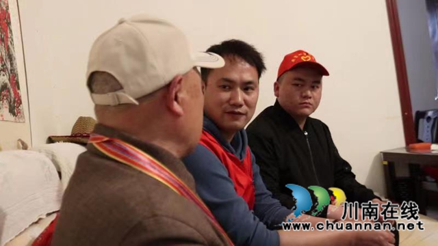纳溪：听退伍老兵讲党史，党史教育深入人心(图3)