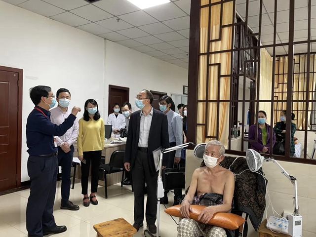 泸州市医保局调研合江县中医医院医保工作(图2)