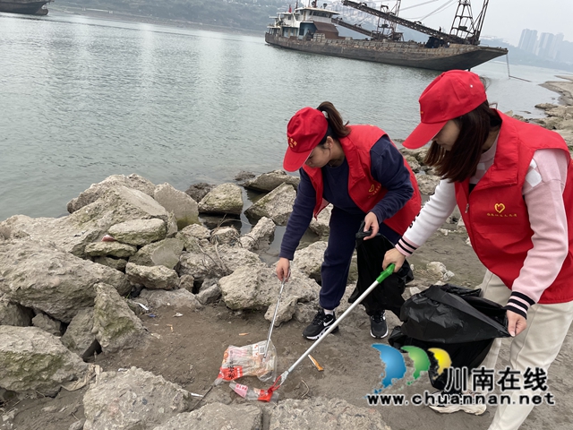 龙马潭区罗汉街道：保护长江生态环境，持续做好河道巡逻