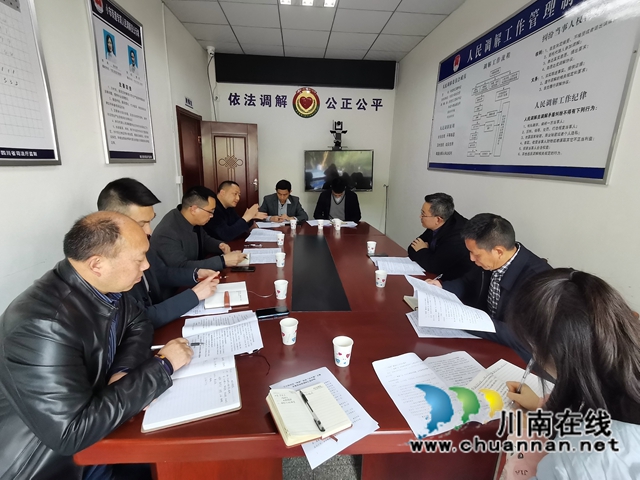 刘鹏飞到龙马潭区小市街道下大街社区调研社区“两委”换届“后半篇”文章及基层治理工作(图2)