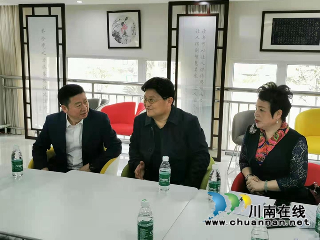 田亚东到龙马潭区调研“民革党员之家”(图2)