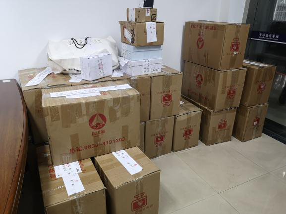 LV、CHANEL、HERMES…泸州12个卖涉外名牌“A货”商家被查!(图7) LV、CHANEL、HERMES…泸州12个卖涉外名牌“A货”商家被查!(图7)