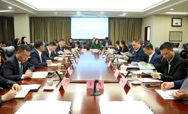 合江县人民政府与泸州市城投集团签订战略合作框架协议